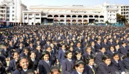 55,547 o’quvchisi bor maktab (Rekord)