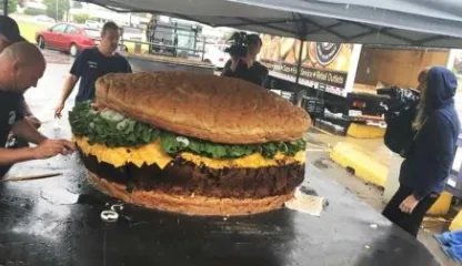 Gigantskiy gamburger
